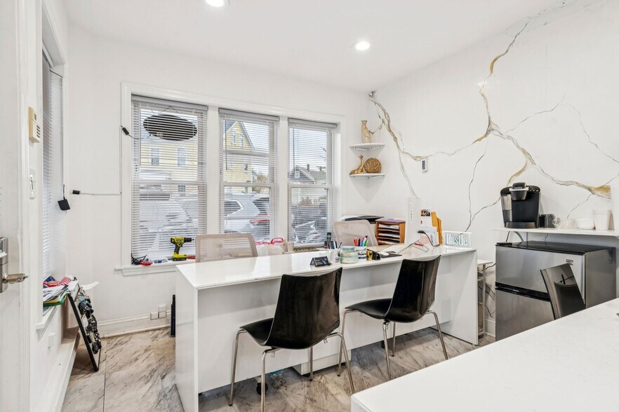 43 Cabot St, Beverly, MA à vendre - Photo du bâtiment - Image 2 de 10