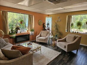 39325 Plymouth Rd, Livonia, MI for lease Interior Photo- Image 2 of 5