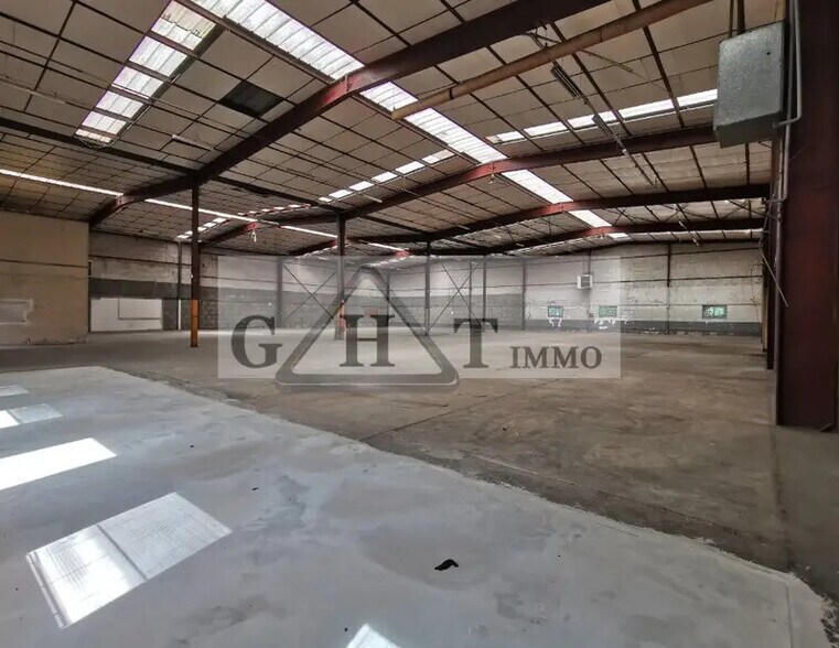 Industrial in Plaisir for sale - Interior Photo - Image 2 of 5