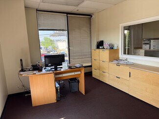 Plus de détails pour 16430-16438 Vanowen St, Van Nuys, CA - Bureau, Bureau/Commerce de détail à louer