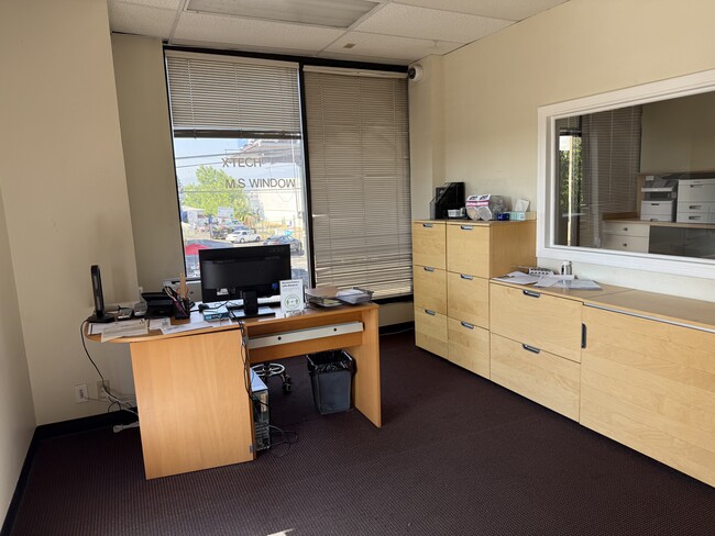 More details for 16430-16438 Vanowen St, Van Nuys, CA - Office, Office/Medical for Lease