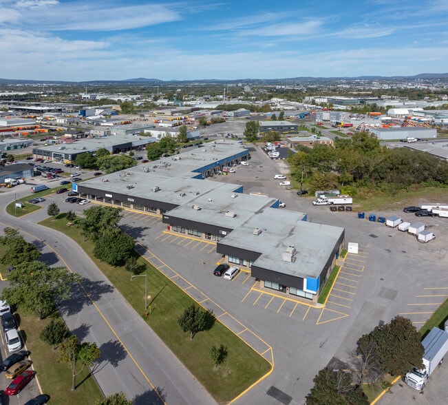 2022 Rue Lavoisier, Québec, QC à louer - Photo du bâtiment - Image 3 de 3
