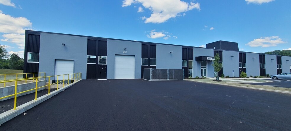 185 Grassy Plain St, Bethel, CT for lease - Building Photo - Image 1 of 12