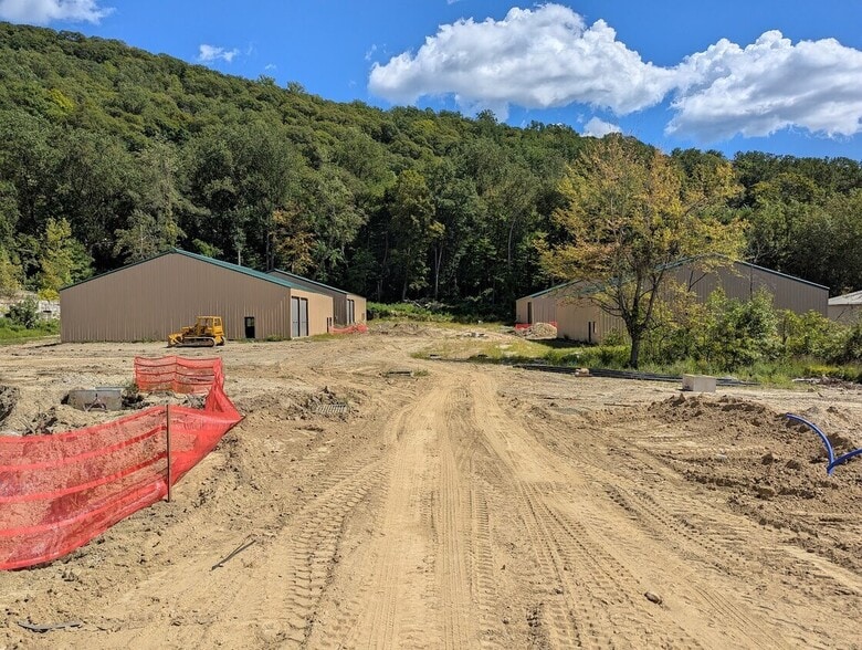 52 Route 9, Fishkill, NY for lease - Primary Photo - Image 1 of 3