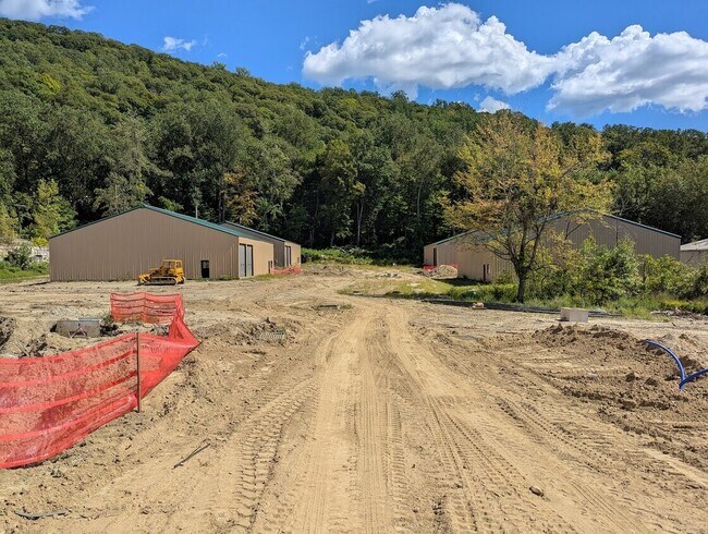 Plus de détails pour 52 Route 9, Fishkill, NY - Industriel à louer