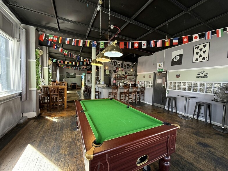 305 High Rd, London for sale - Building Photo - Image 3 of 15