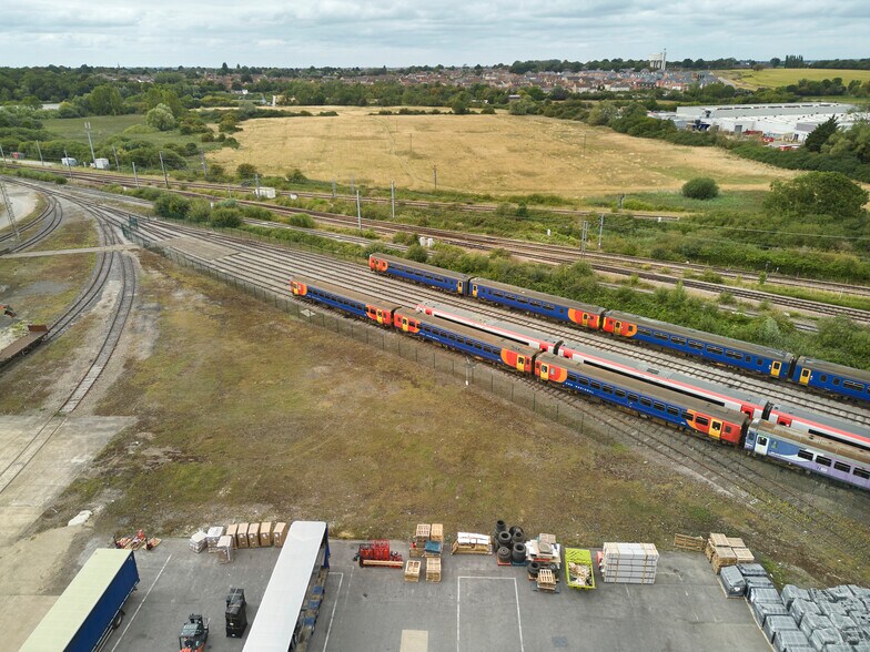 Road and Rail Distribution Centre, Queen Adelaide Way, Ely à louer - Aérien - Image 3 de 5