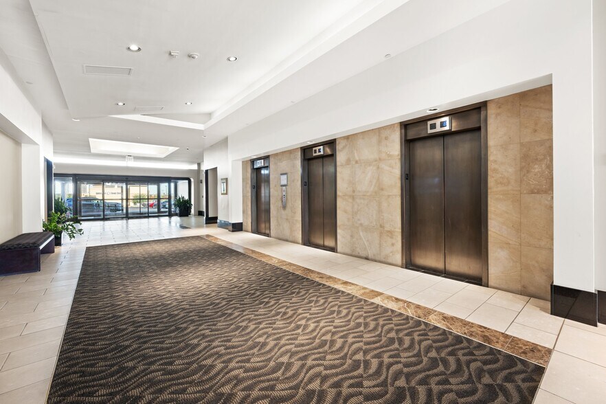 5100 N Brookline Ave, Oklahoma City, OK à louer - Hall d’entrée - Image 3 de 6