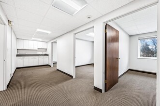 4513 Lincoln Ave, Lisle, IL for lease Interior Photo- Image 1 of 8