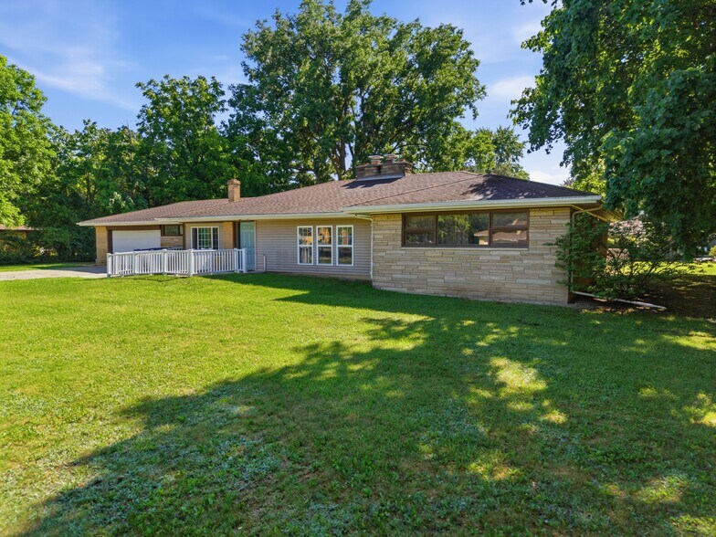 Adult Foster Care Properties portefeuille de 3 propriétés à vendre sur LoopNet.ca - Photo du bâtiment - Image 1 de 31