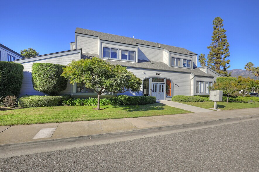 1135 Eugenia Pl, Carpinteria, CA à vendre - Photo du bâtiment - Image 3 de 28