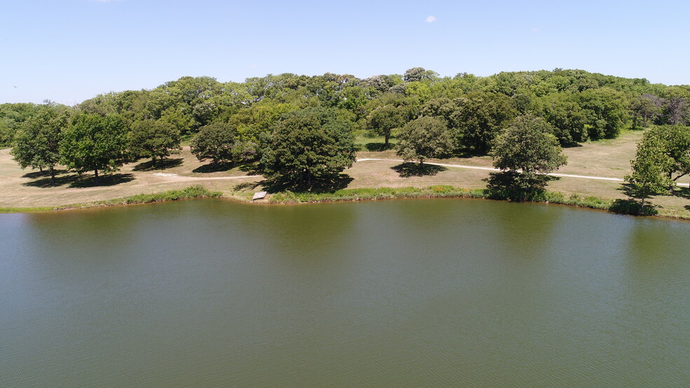 23076 Springdale Rd, Easton, KS for sale - Building Photo - Image 2 of 12