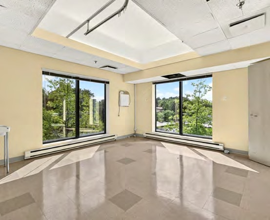 5345 Boul De L'assomption, Montréal, QC for lease Interior Photo- Image 1 of 4