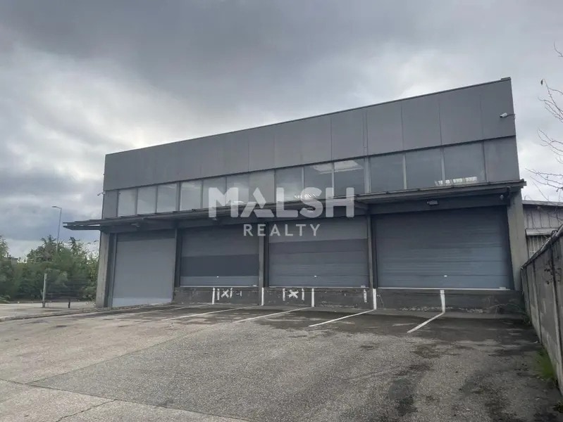 Flex in Saint-Priest for lease Building Photo- Image 1 of 6