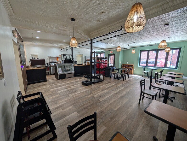 25 Exchange St, Worcester, MA for lease - Building Photo - Image 2 of 16