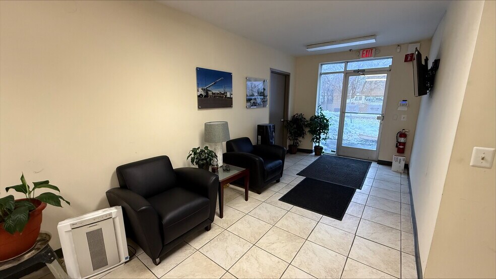 88 Tyler Pl, South Plainfield, NJ à louer - Photo du bâtiment - Image 2 de 13