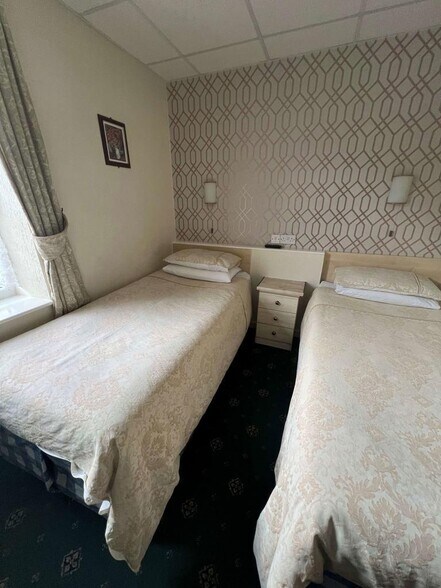 29-31 Albert Rd, Blackpool for sale - Building Photo - Image 3 of 16