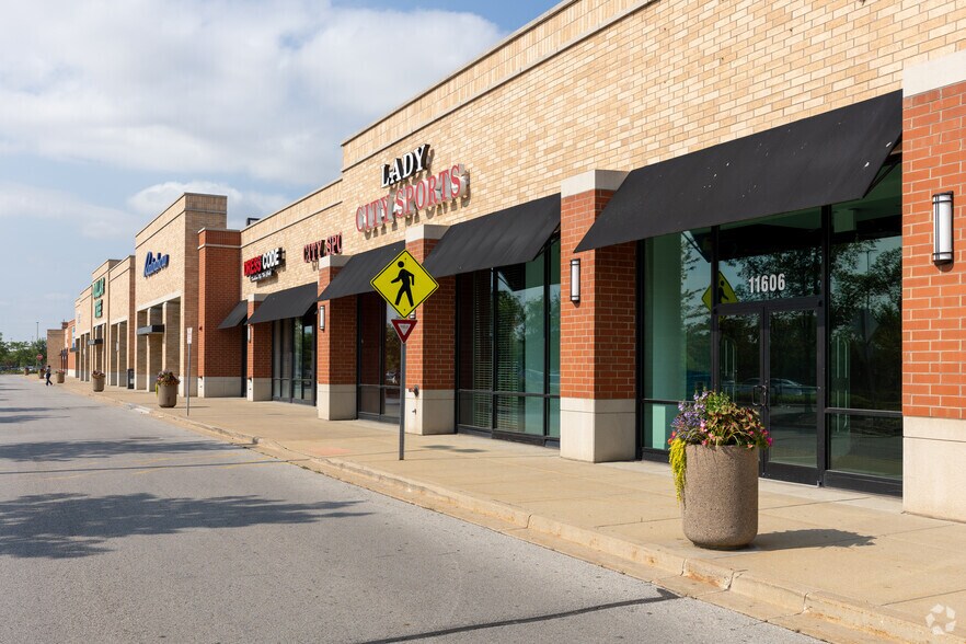 S Marshfield Ave, Chicago, IL à louer - Photo du bâtiment - Image 3 de 38