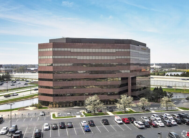 11611 N Meridian St, Carmel, IN à louer - Photo du bâtiment - Image 1 de 8