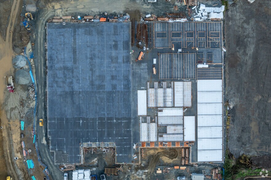 19280 30 Av, Surrey, BC à louer - Photo du bâtiment - Image 3 de 3