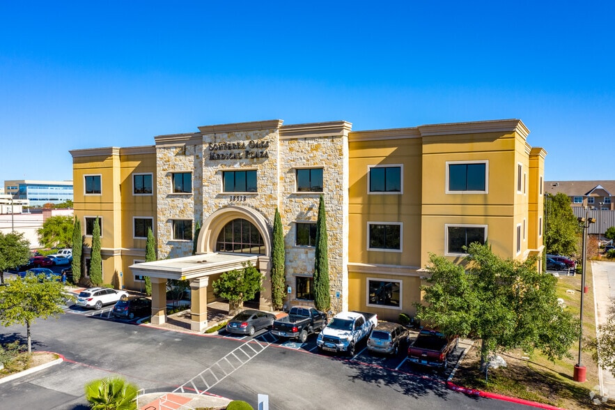 18518 Hardy Oak Blvd, San Antonio, TX for lease - Primary Photo - Image 1 of 2
