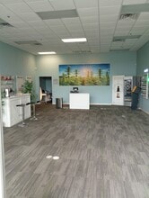 8189-8259 Navarre Pky, Navarre, FL à louer Photo intérieure- Image 2 de 4