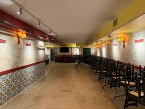 737-739 N La Salle Dr, Chicago, IL for lease Interior Photo- Image 2 of 16