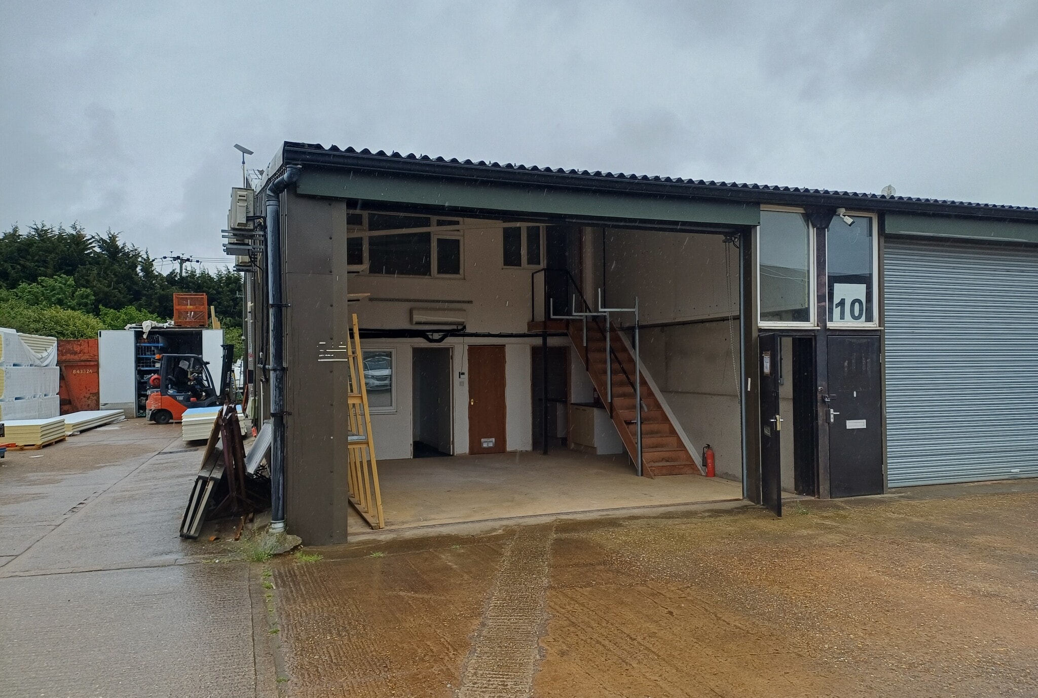 New Rd, Bedford for lease Building Photo- Image 1 of 2