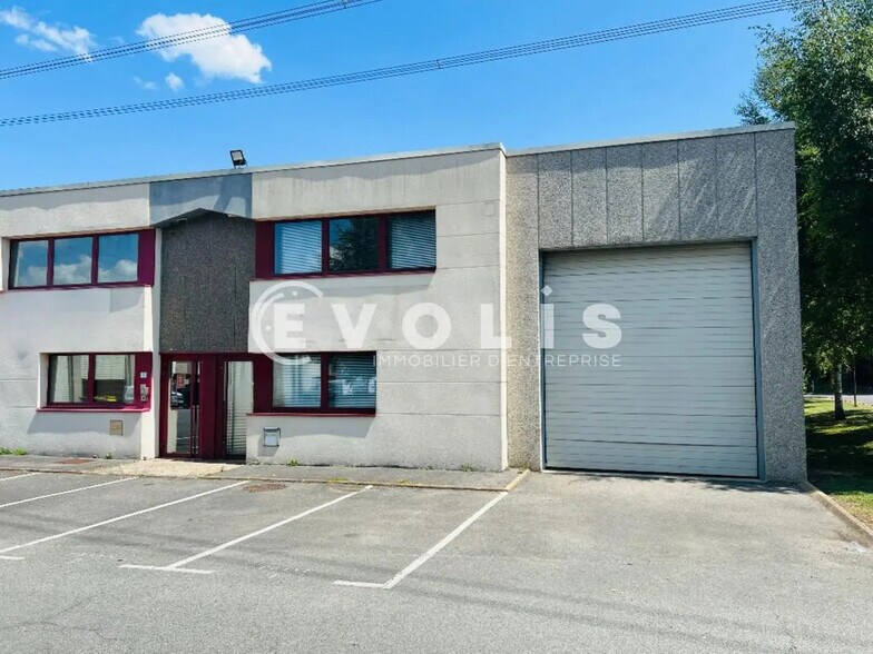 16-18 Route De Pontault, Roissy-en-Brie for lease - Building Photo - Image 1 of 2