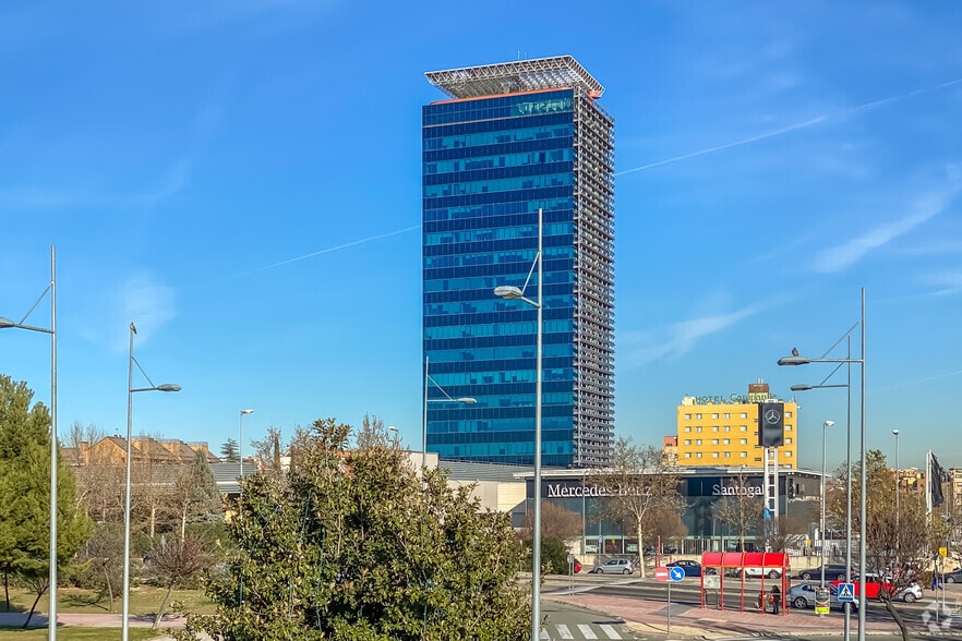 Calle Juan Carlos i, 13 Local 47, Alcalá de Henares, Madrid for lease - Primary Photo - Image 1 of 5