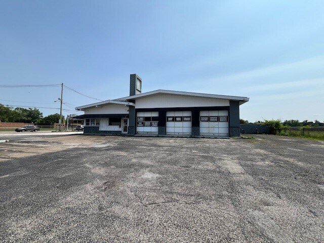 1929 E Morgan Ave, Evansville, IN à vendre - Photo du bâtiment - Image 2 de 8