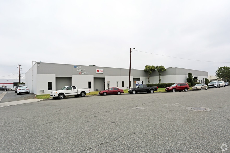 1180 N Fountain Way, Anaheim, CA for lease - Primary Photo - Image 1 of 4