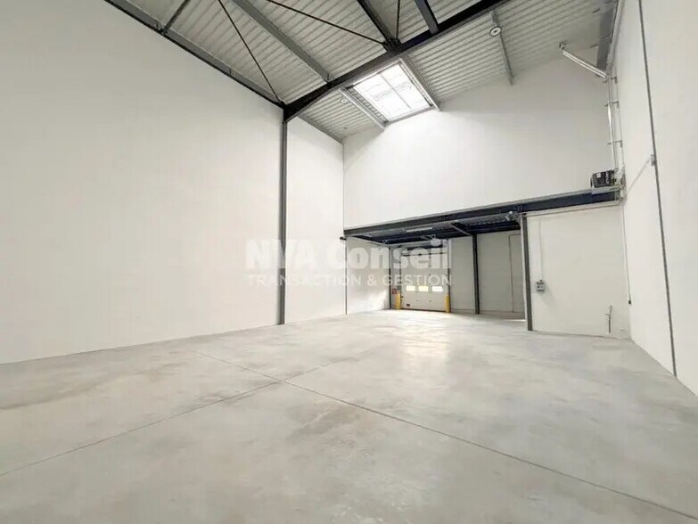 16 Rue Ampère, Pontoise à louer - Photo du bâtiment - Image 3 de 9