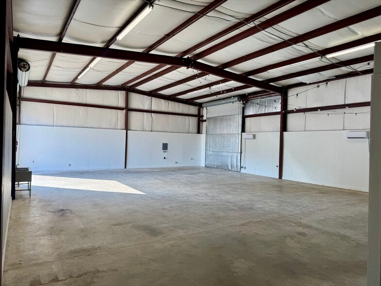 11405 N Dowling Rd, College Station, TX for lease - Building Photo - Image 2 of 5