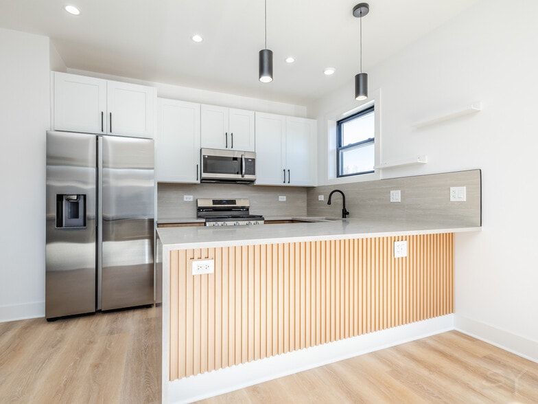 3215 Fulton blvd, Chicago, IL for sale - Building Photo - Image 3 of 17