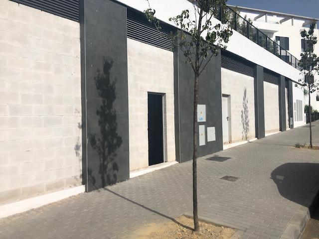 Retail in Tomares for lease - Building Photo - Image 2 of 13