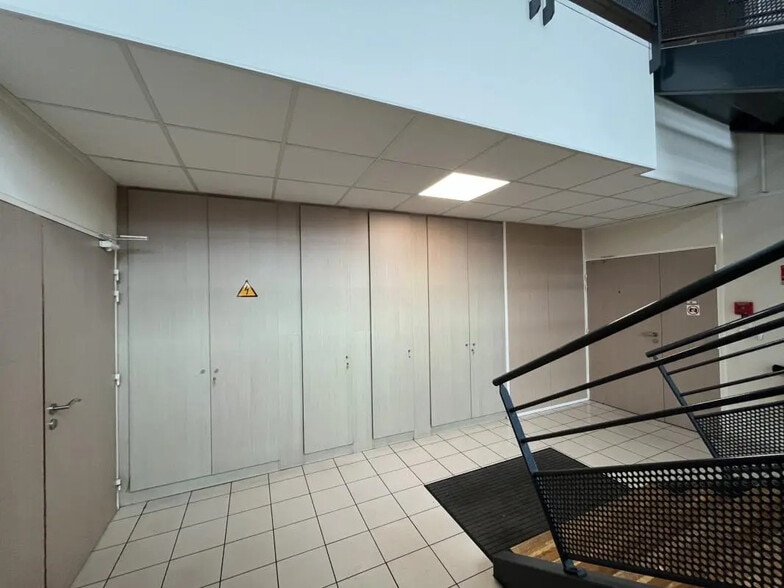 Bureau dans Guyancourt à louer - Photo intérieure - Image 2 de 6