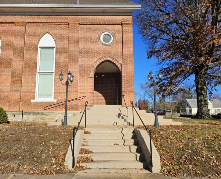 401 N Vine St, Sparta, IL à vendre - Photo du bâtiment - Image 3 de 25