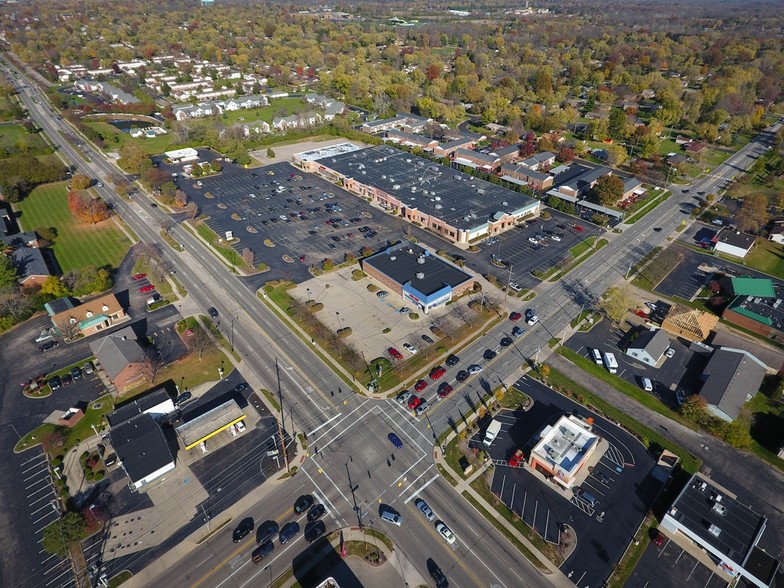 890-896 S Main St, Centerville, OH for lease - Building Photo - Image 3 of 27