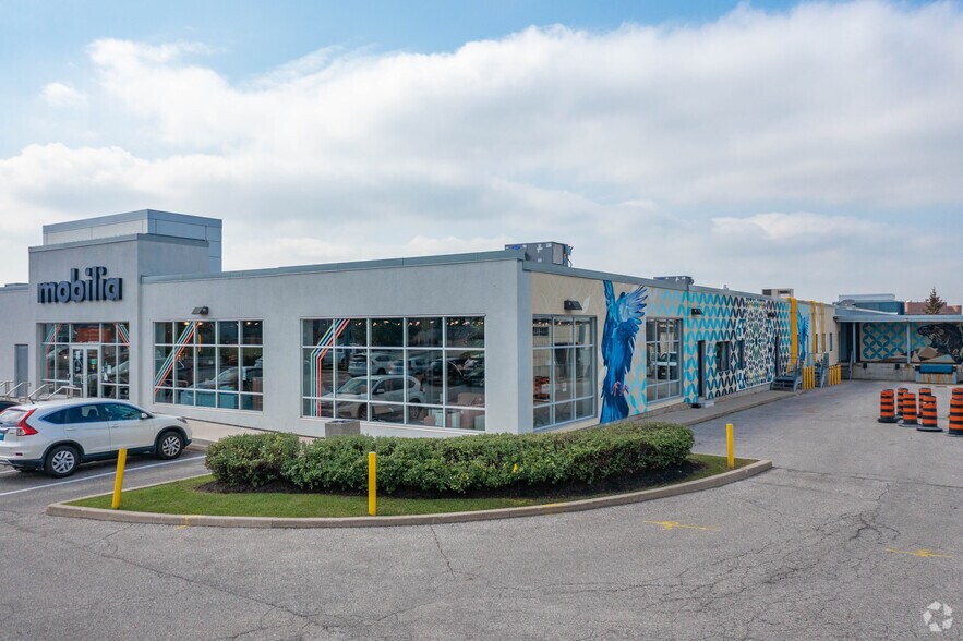 1390-1400 Castlefield Ave, Toronto, ON à louer - Photo du bâtiment - Image 2 de 7