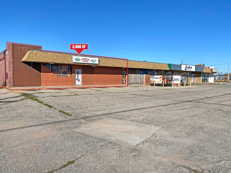 3835 S Seneca St, Wichita, KS for lease - Primary Photo - Image 2 of 3