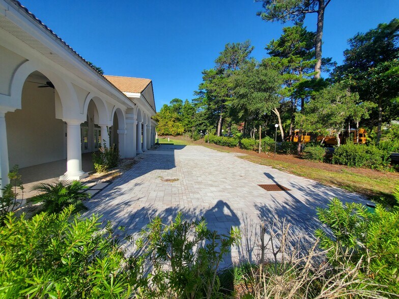 3375 W County Highway 30A, Santa Rosa Beach, FL à louer - Photo du bâtiment - Image 3 de 35