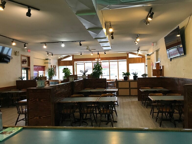 94 King St E, Lambton Shores, ON for sale - Building Photo - Image 2 of 5
