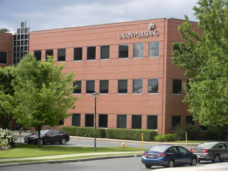 100 West St, Pittsfield, MA à louer - Photo du bâtiment - Image 2 de 7