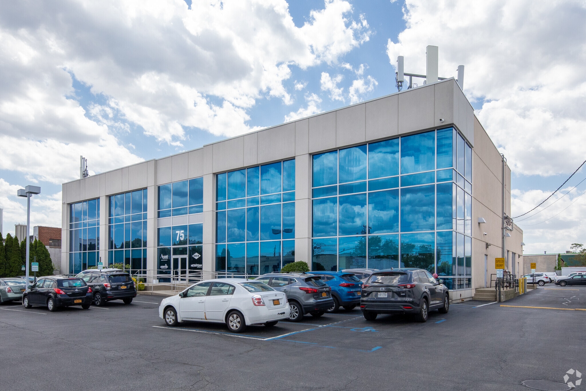 75 Nassau Terminal Rd, New Hyde Park, NY for lease Primary Photo- Image 1 of 9