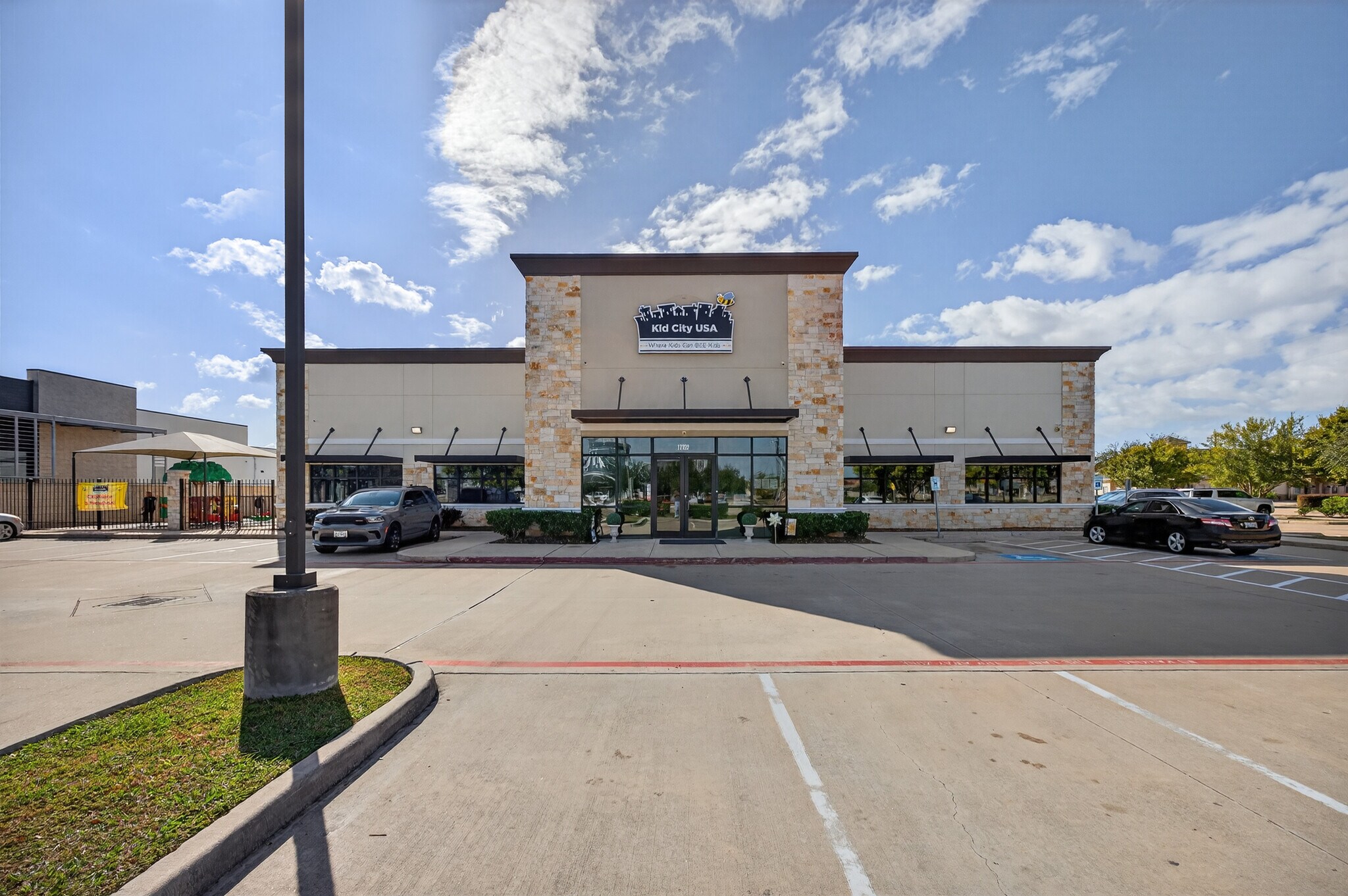 12152 Shadow Creek Pky, Pearland, TX à vendre Photo du bâtiment- Image 1 de 15