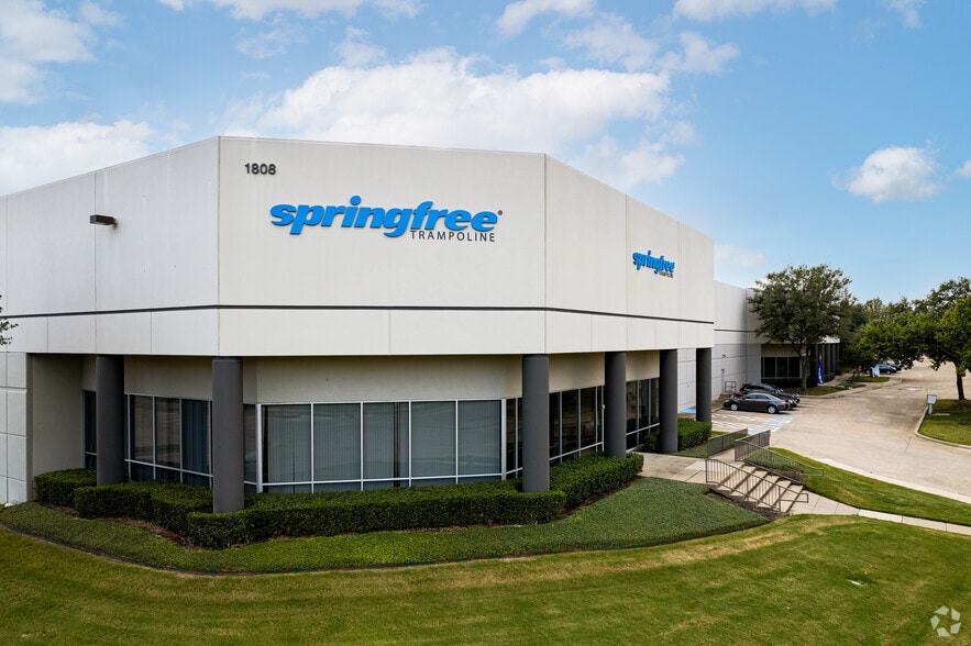 1808 10th St, Plano, TX for lease - Building Photo - Image 1 of 6