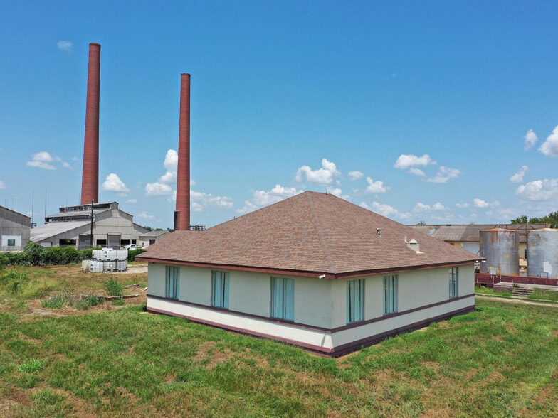 303 Vat Rd, Boling, TX à vendre - Photo du bâtiment - Image 2 de 28