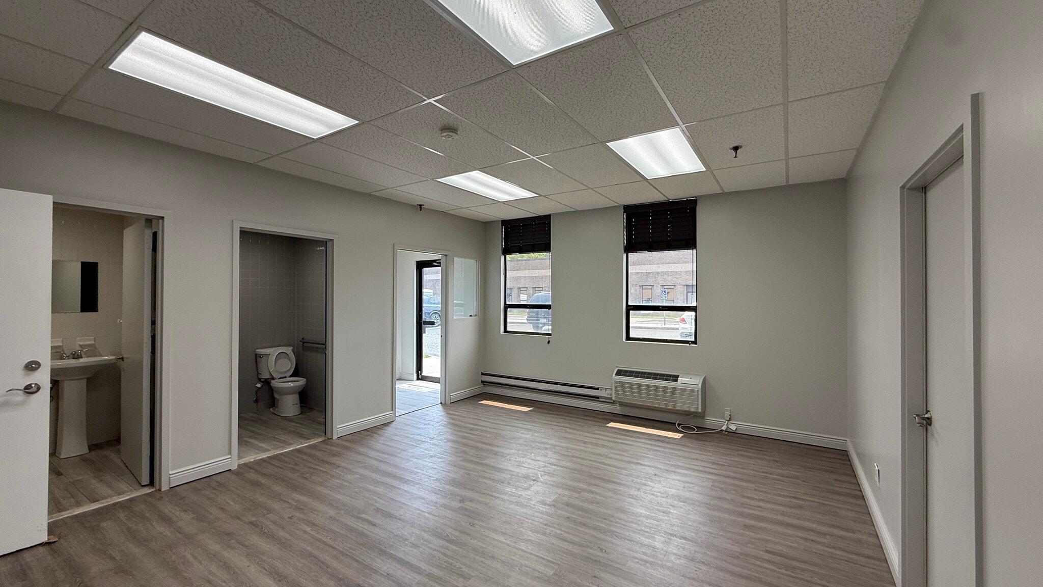 1515-1557 Lincoln Ave, Holbrook, NY for lease Interior Photo- Image 1 of 9