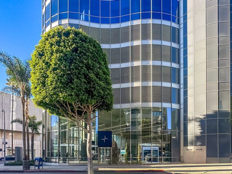 9701 Wilshire Blvd, Beverly Hills, CA à louer - Photo du bâtiment - Image 3 de 6